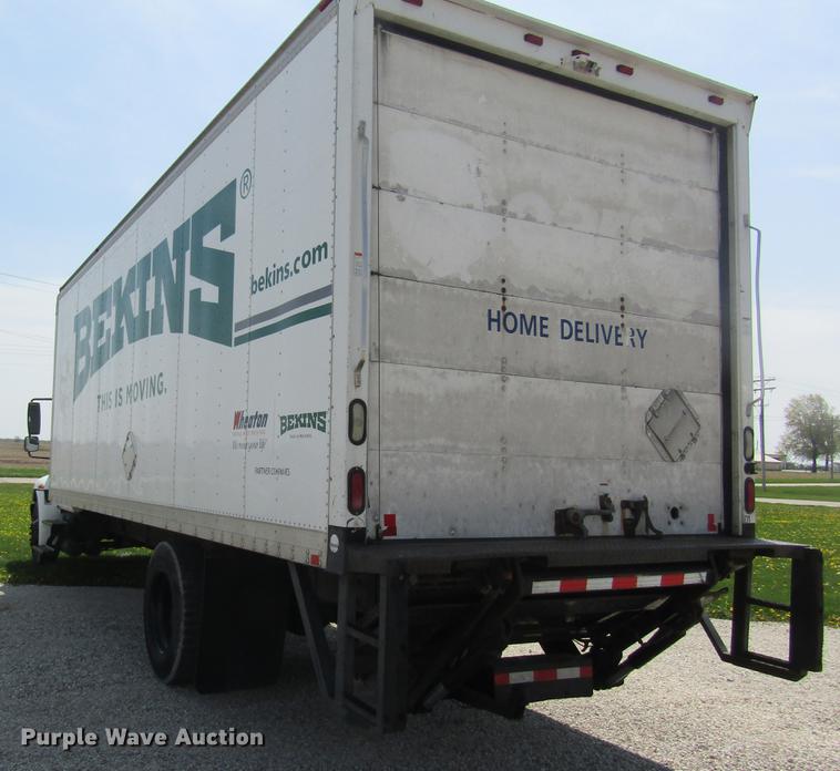 image for item DC4263 2007 International 4200 box truck