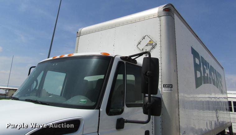 image for item DC4263 2007 International 4200 box truck