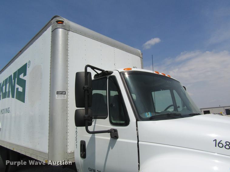 image for item DC4263 2007 International 4200 box truck