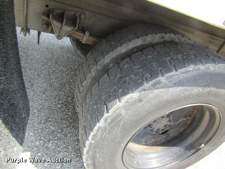 image for item DC4263 2007 International 4200 box truck