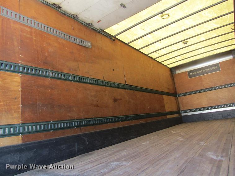 image for item DC4263 2007 International 4200 box truck