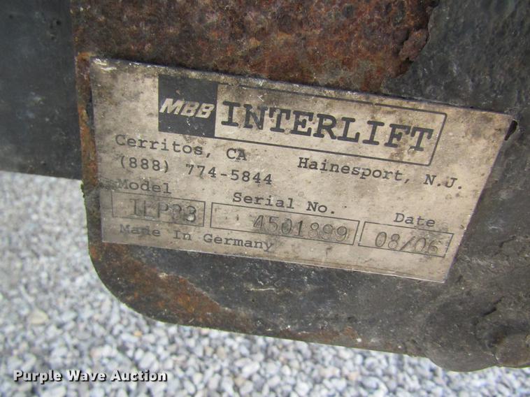 image for item DC4263 2007 International 4200 box truck