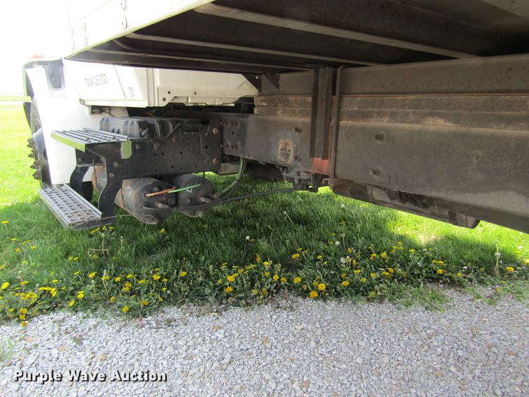 image for item DC4263 2007 International 4200 box truck