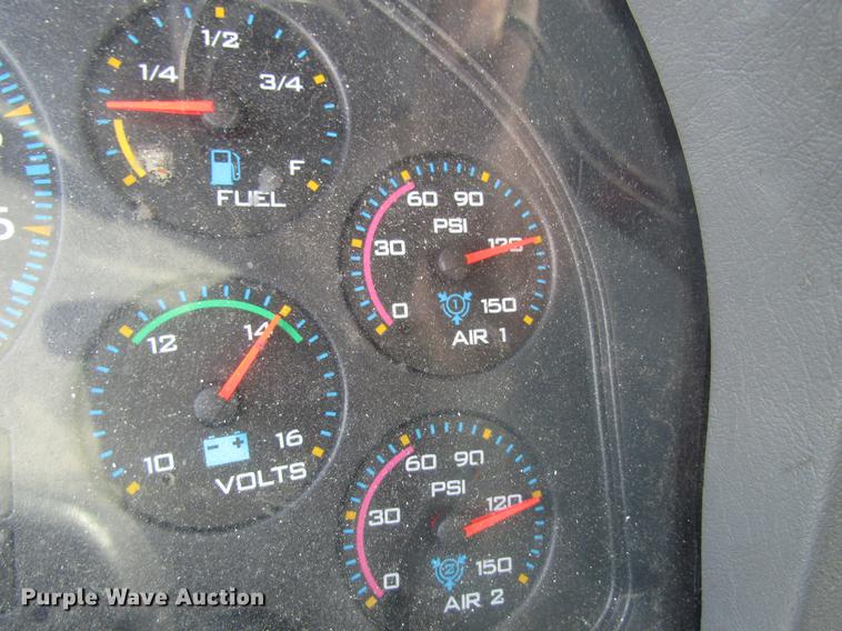 image for item DC4263 2007 International 4200 box truck