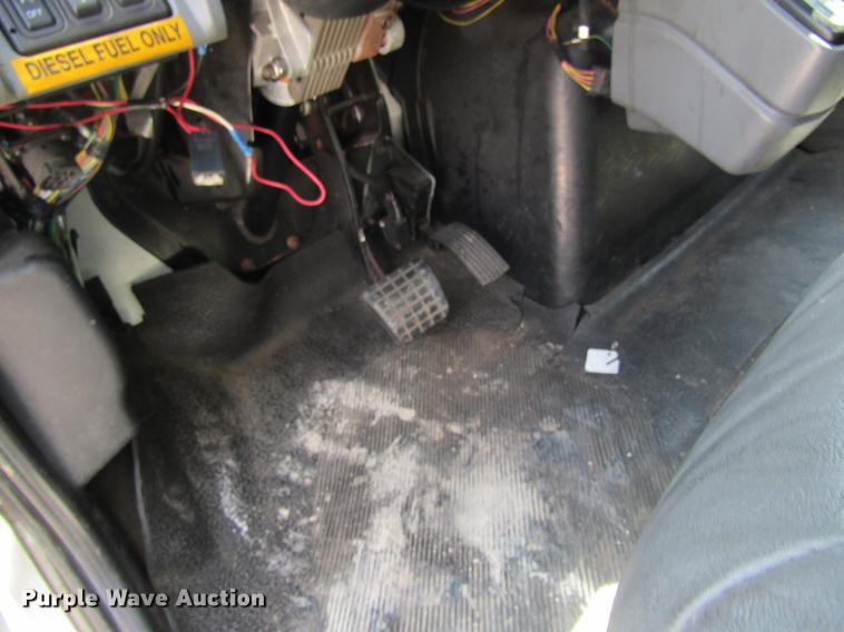 image for item DC4263 2007 International 4200 box truck