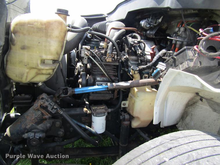 image for item DC4263 2007 International 4200 box truck