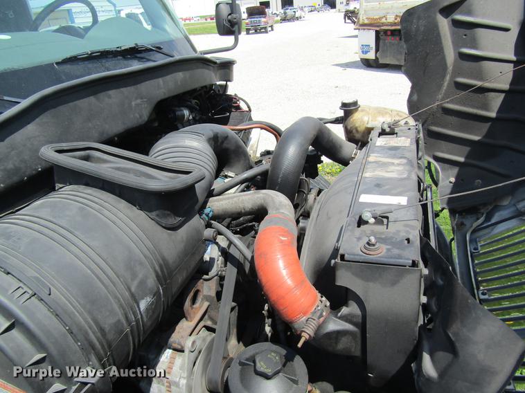 image for item DC4263 2007 International 4200 box truck