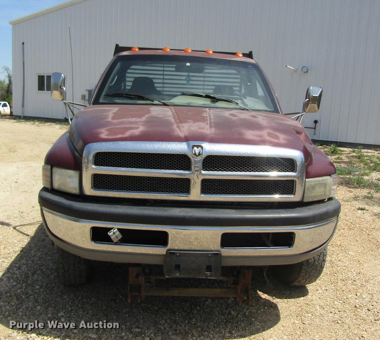 image for item DC4274 2000 Dodge Ram 3500 flatbed pickup truck