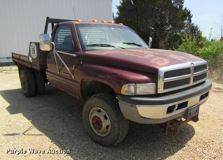 image for item DC4274 2000 Dodge Ram 3500 flatbed pickup truck