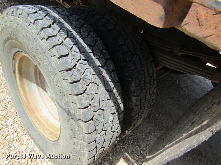 image for item DC4274 2000 Dodge Ram 3500 flatbed pickup truck