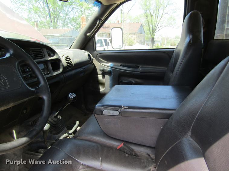 image for item DC4274 2000 Dodge Ram 3500 flatbed pickup truck