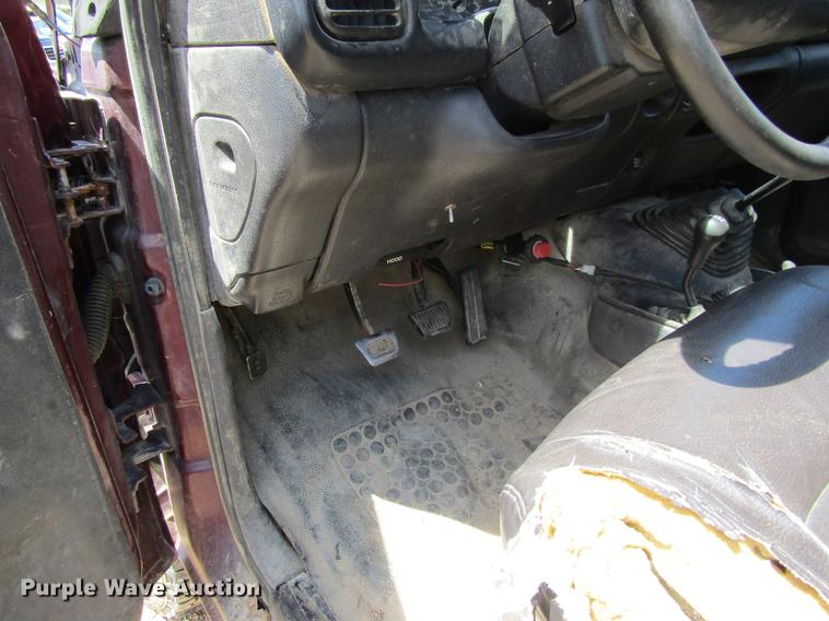 image for item DC4274 2000 Dodge Ram 3500 flatbed pickup truck