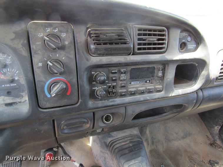 image for item DC4274 2000 Dodge Ram 3500 flatbed pickup truck