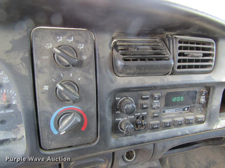 image for item DC4274 2000 Dodge Ram 3500 flatbed pickup truck