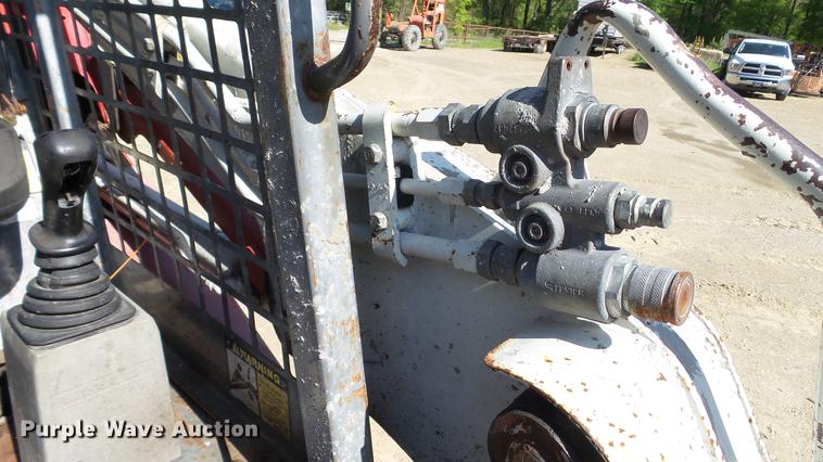 image for item DC5544 2006 Takeuchi TL130 skid steer