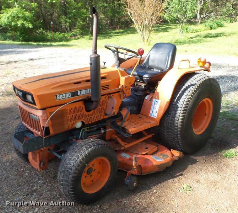 image for item DC5546 Kubota B8200 tractor
