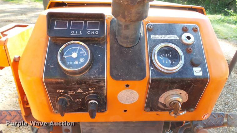 image for item DC5546 Kubota B8200 tractor