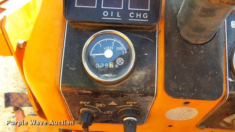 image for item DC5546 Kubota B8200 tractor