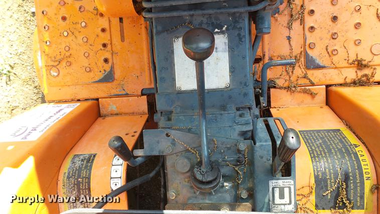 image for item DC5546 Kubota B8200 tractor
