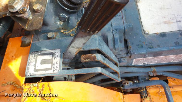 image for item DC5546 Kubota B8200 tractor