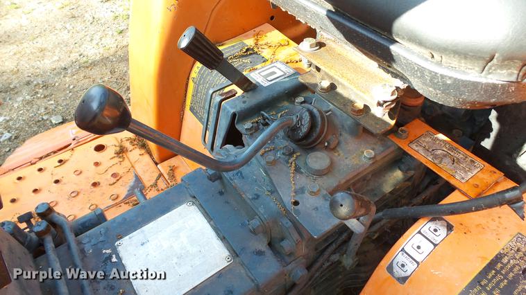 image for item DC5546 Kubota B8200 tractor