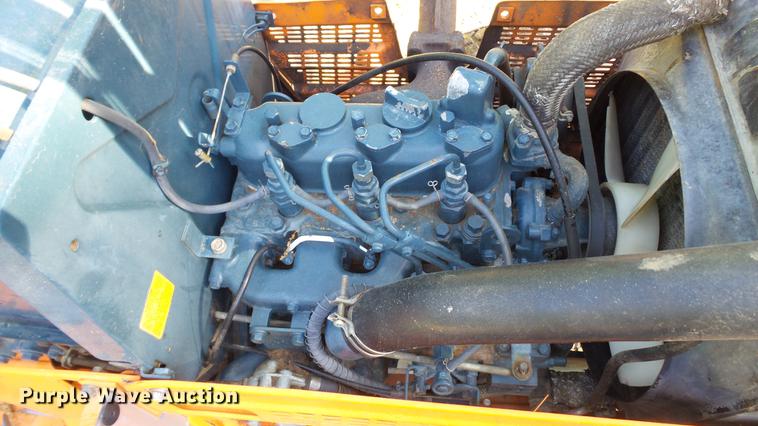 image for item DC5546 Kubota B8200 tractor