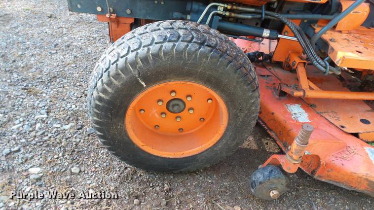 image for item DC5546 Kubota B8200 tractor