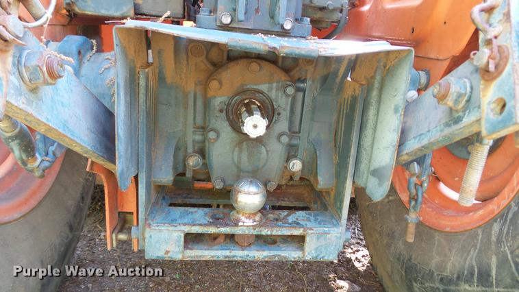 image for item DC5546 Kubota B8200 tractor