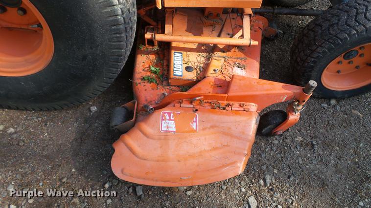 image for item DC5546 Kubota B8200 tractor