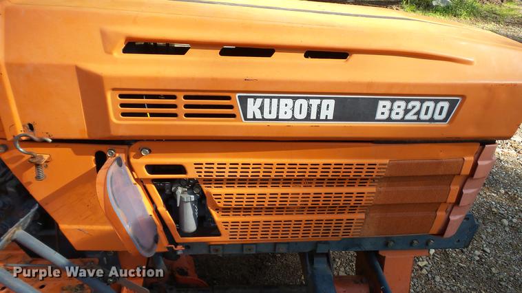 image for item DC5546 Kubota B8200 tractor