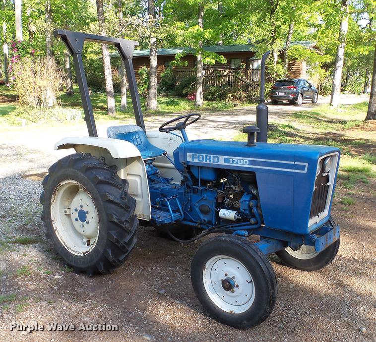 image for item DC5547 Ford 1700 tractor