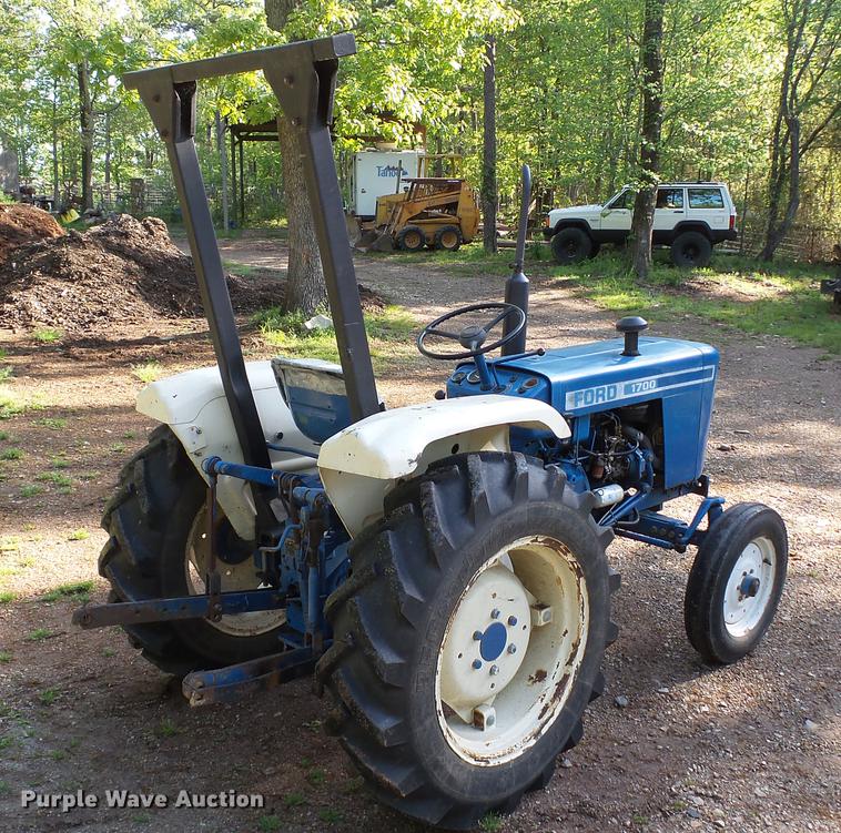 image for item DC5547 Ford 1700 tractor