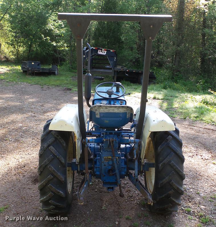 image for item DC5547 Ford 1700 tractor