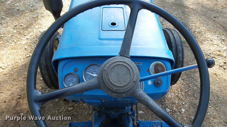 image for item DC5547 Ford 1700 tractor