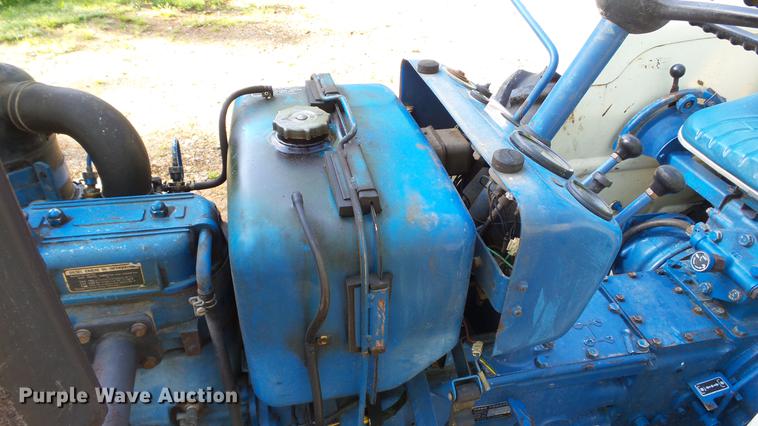 image for item DC5547 Ford 1700 tractor