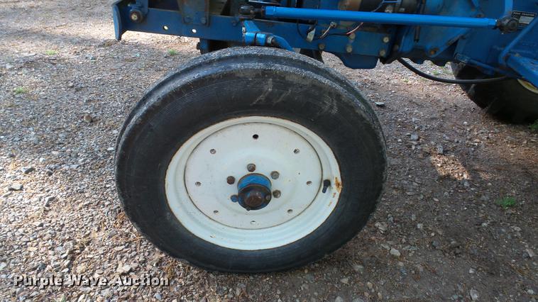 image for item DC5547 Ford 1700 tractor