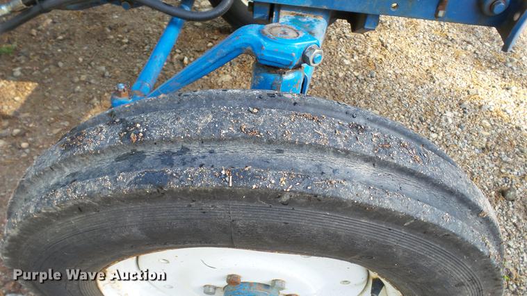 image for item DC5547 Ford 1700 tractor