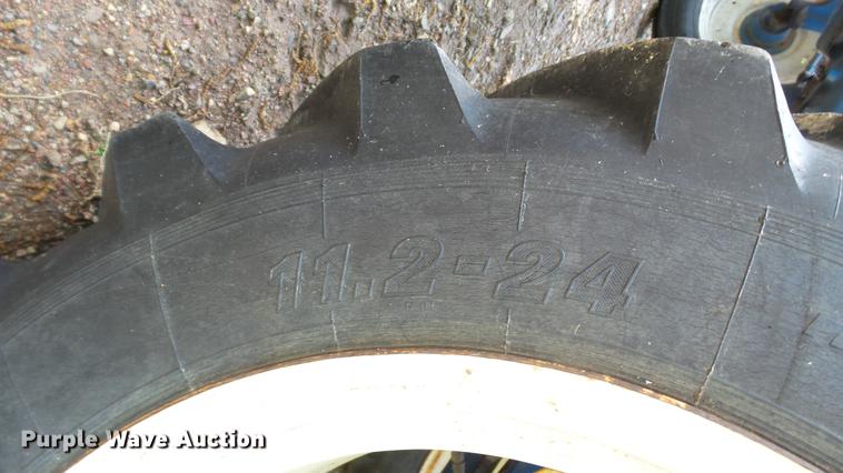 image for item DC5547 Ford 1700 tractor