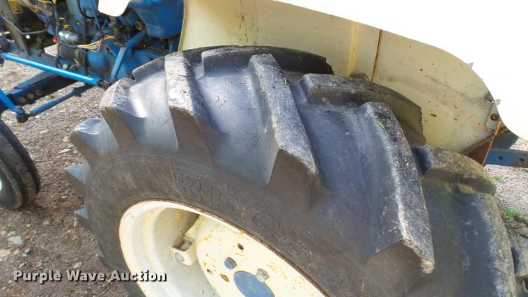 image for item DC5547 Ford 1700 tractor