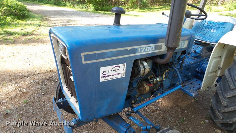 image for item DC5547 Ford 1700 tractor