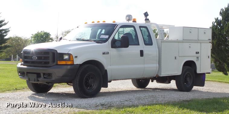image for item DC7293 2000 Ford F350 Super Duty XL SuperCab utility bed pickup truck