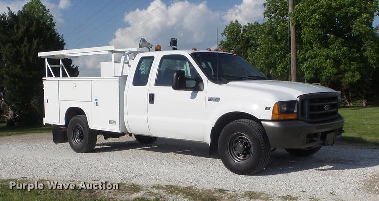 image for item DC7293 2000 Ford F350 Super Duty XL SuperCab utility bed pickup truck