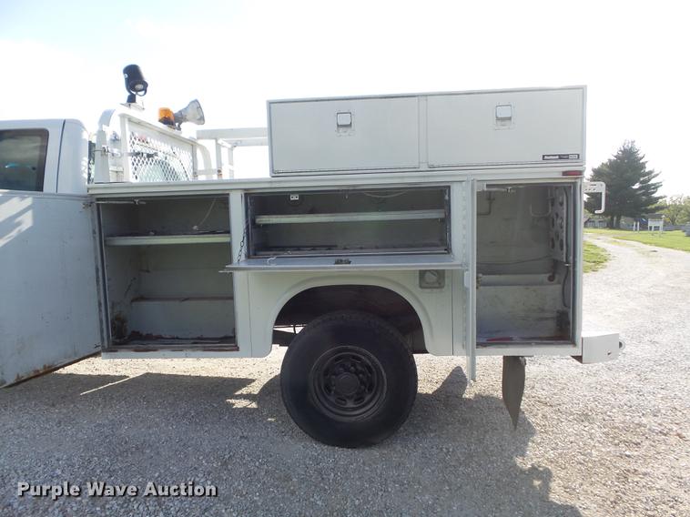 image for item DC7293 2000 Ford F350 Super Duty XL SuperCab utility bed pickup truck