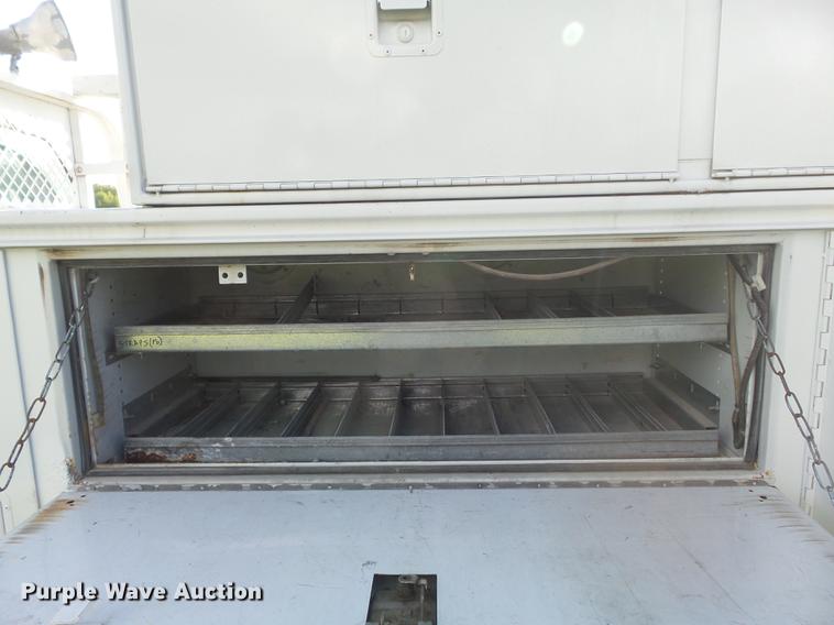 image for item DC7293 2000 Ford F350 Super Duty XL SuperCab utility bed pickup truck