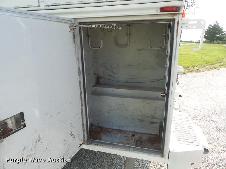 image for item DC7293 2000 Ford F350 Super Duty XL SuperCab utility bed pickup truck