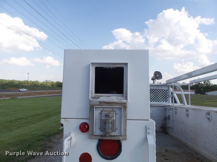 image for item DC7293 2000 Ford F350 Super Duty XL SuperCab utility bed pickup truck