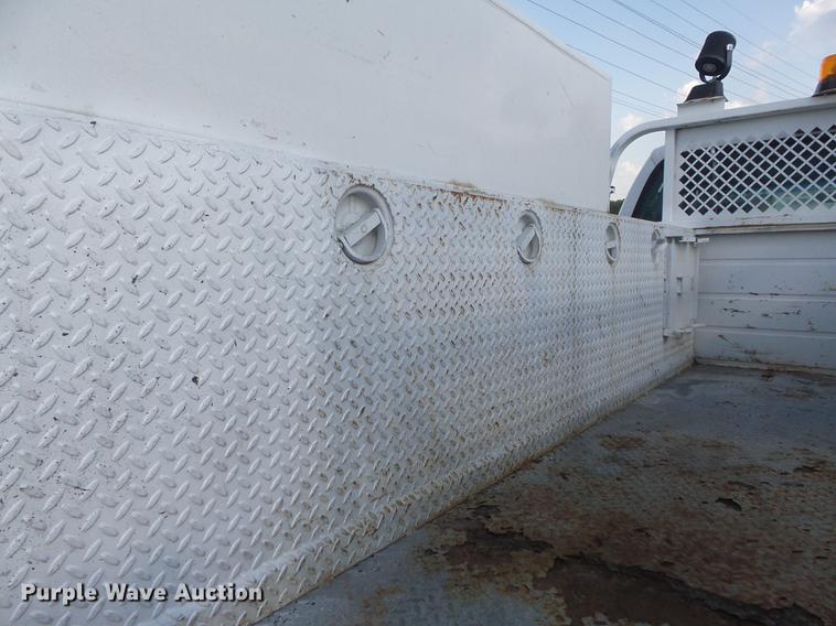 image for item DC7293 2000 Ford F350 Super Duty XL SuperCab utility bed pickup truck