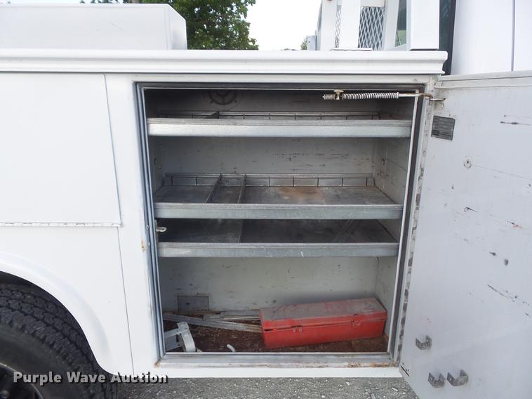 image for item DC7293 2000 Ford F350 Super Duty XL SuperCab utility bed pickup truck