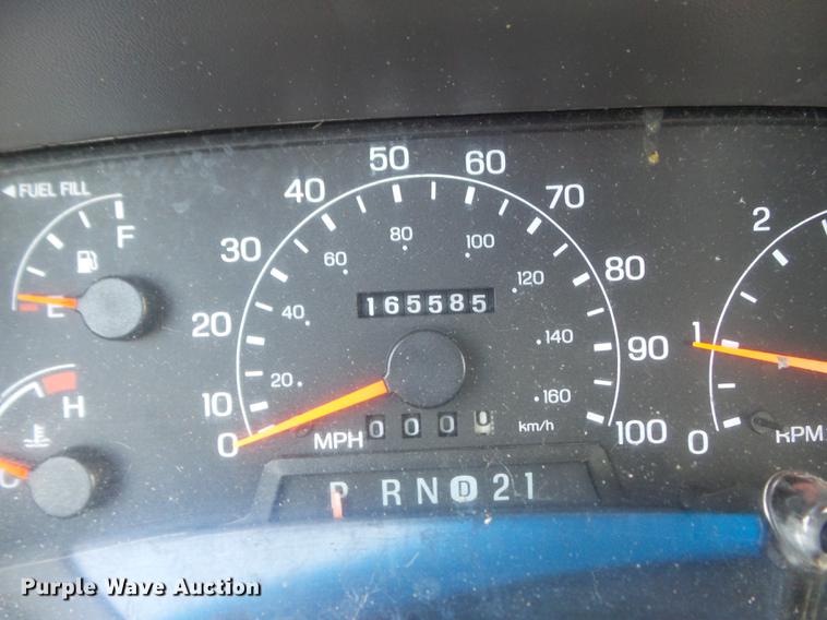 image for item DC7293 2000 Ford F350 Super Duty XL SuperCab utility bed pickup truck