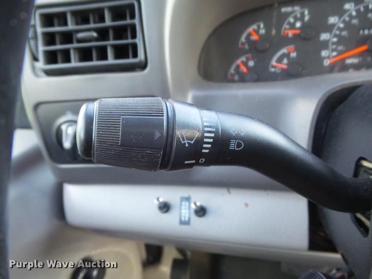 image for item DC7293 2000 Ford F350 Super Duty XL SuperCab utility bed pickup truck